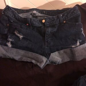 Jennifer Lopez shorts